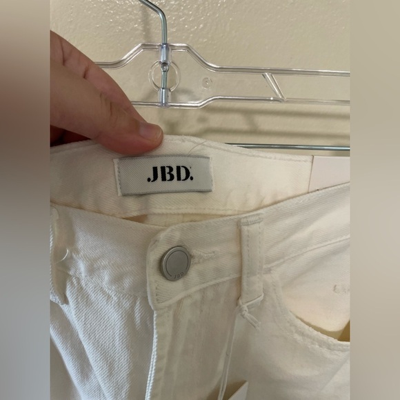 ✨NWT JBD White Denim Distressed Shorts Size M - Picture 10 of 13